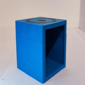 Deck Box Mana – Feito à mão | Caixa de madeira MTG | Fechamento Seguro | Personalizável