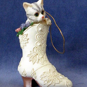 Bota de vaquera con forma de gatito, adorno navideño de 4,2&quot; de alto