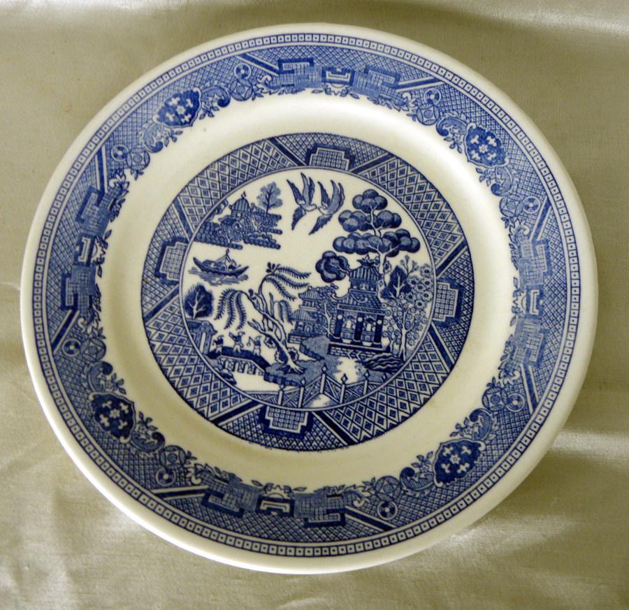 Buffalo China Blue Willow Dinner Plate Diameter
