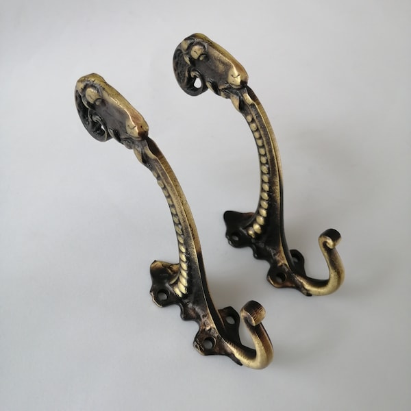 Percha de latón con forma de cabeza de carnero, gancho doble para pared, aspecto antiguo