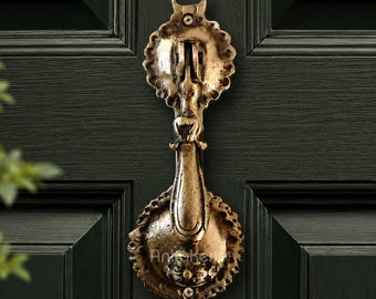 Battente per porta in ottone anticato, ferramenta per ingresso in fusione di sabbia, decorazione rustica per esterni, accessorio vintage per porta d'ingresso.