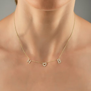 Collier initiale pavé, collier initial personnalisé plaqué or 14 carats, cadeau de Noël pour elle, cadeau Saint Valentin, cadeau fête des mères, cadeau d'anniversaire