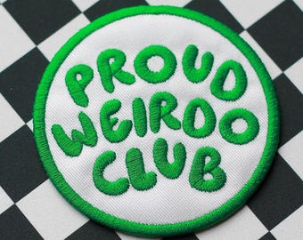 Proud Weirdo Club geborduurde patch - Trucker Hat-patch, geestelijke gezondheid, opstrijkbare patch, neurodivergent cadeau, hoedenpatch, leuke outfitpatch, geestelijke gezondheid, opstrijkpatch