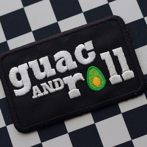 Guac And Roll - patch grappige truckerhoed, cadeaus punny, geborduurde patches, motiverende citaten, zelfzorgcadeau, naaihobby, avocadocadeaus
