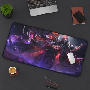 LoL Gamer Gaming Mauspad - Benutzerdefinierte Mauspad - Gaming Schreibtischunterlage - Gamer Schreibtischunterlage - Jhin Schreibtischunterlage - Dark Cosmic Erasure DeskMat 31 &quot;× 15,5&quot;&quot;