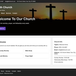 Può includere: Schermata del sito web di Faith Church. L'intestazione include informazioni di contatto e collegamenti di navigazione. La sezione principale accoglie i visitatori e li invita ad adorare. Lo sfondo presenta un tramonto con tre croci.
