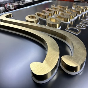 Señal retroiluminada 3d, logotipo exterior personalizado, señal luminosa 3d metal cepillado 3d señal comercial 3d señal personalizada para oficina Señalización LED 3D, señalización LED 3D