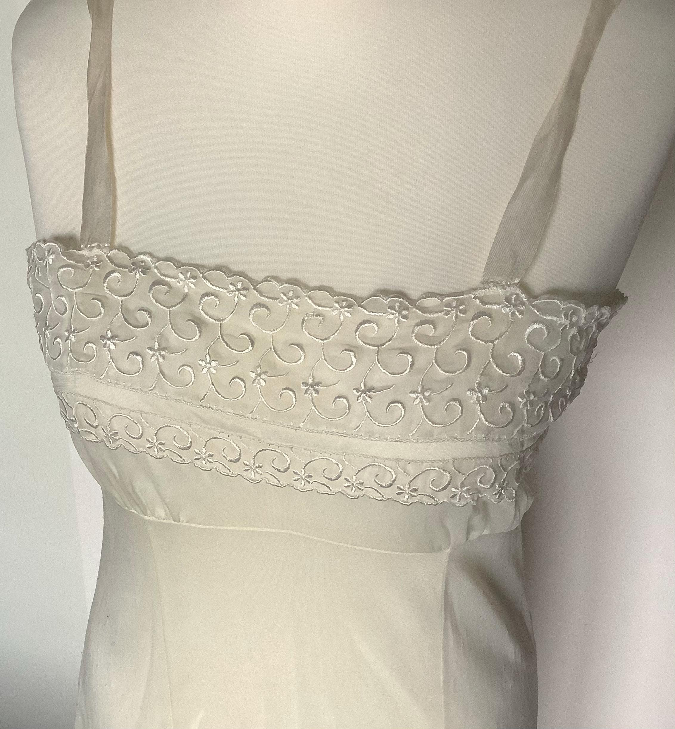 Damen Spitzen-Chemisett Mit Floralem Muster – Als Unterkleid, Nachtwäsche Oder Lässiger Tank