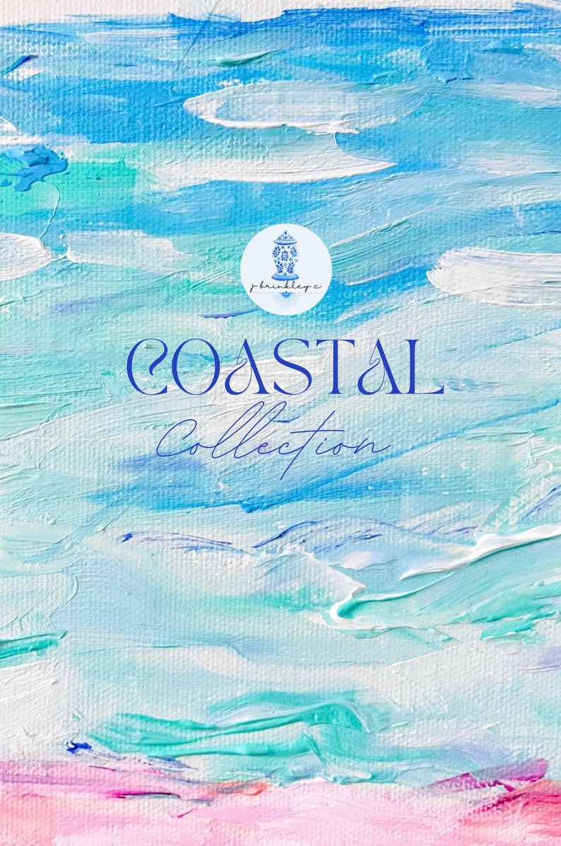 以下が含まれることがあります： 青と白の抽象画で、中央に「COASTAL Collection」というテキストと「phrinleyc」のロゴがあります。絵は質感があり、ビーチの風景を連想させます。