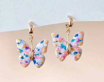 Boucles d'oreilles printemps | Créoles papillon mignonnes | Boucles d'oreilles en pâte polymère | Bijoux avec fil | Jolies boucles d'oreilles en argile | Boucles d'oreilles papillon délicates