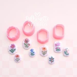 Cortadores de arcilla polimérica con delicadas formas geométricas.