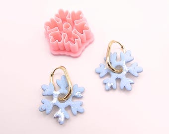 スノーフレーク カットアウト 粘土カッター | クリスマス カッター | ホリデー | 冬 | ドーナツ スノーフレーク カットアウト | フープ用カッター | かわいいカッター