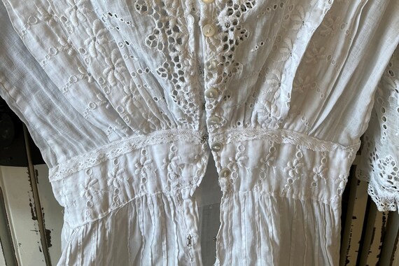 Vintage Victorian Dress - image 10