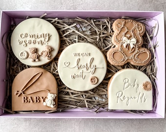 Personalised Pregnancy Announcement Cookies | baby on the way announcement | Baby announcement biscuits | Pregnancy announcement biscuits