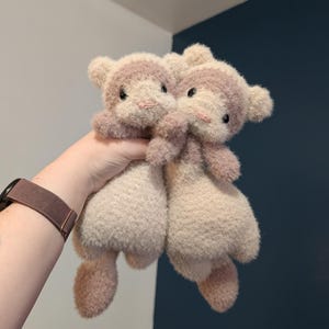 Gewogen fuzzy floppy fret gehaakte knuffel//handgemaakte pluche amigurumi knuffeldier soep buik wezel speelgoed schattig kawaii cadeau beestje afbeelding 4