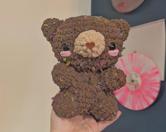 Cosmic Brownie confetti teddybeer gehaakte knuffel//handgemaakte amigurumi bruin knuffeldier speelgoed leuk cadeau voor haar hem verjaardag baby