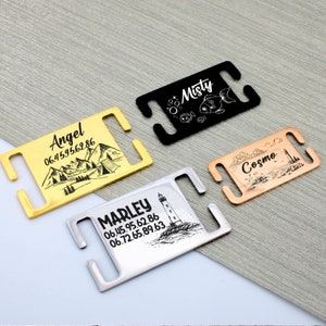 Peut inclure: Quatre étiquettes d'identification pour chien personnalisées avec des designs et des couleurs différents. Les étiquettes sont en métal et comportent du texte et des images gravés. Les étiquettes sont en or, argent, noir et or rose.