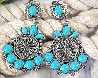 Elegantes aretes de color turquesa sintético, joyería cultural elegante, colgante de plata medio, magia del desierto, joyería floral hecha a mano