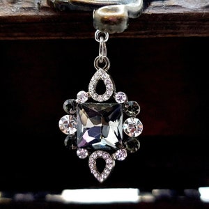 Elegant Square Rhinestone-Encrusted Necklace, Dark Gray Accessory for Everyday Glamour, Timeless Elegance in Metallic Sheen, Sophisticated