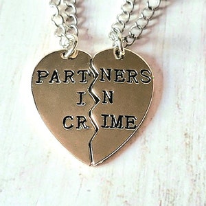 Collar de socios en el crimen, recuerdo del mejor amigo, joyería de vínculo irrompible, regalo de recuerdo sentimental, regalo único para los mejores amigos
