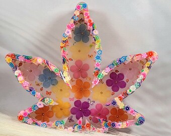 Bandeja de bugigangas de flores de primavera, beleza de resina artesanal, peça de decoração de casa vibrante, design floral de folha de bordo, beleza funcional