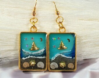 Brincos Golden Beach Dreams, joias de praia oceânicas, joias de bio-resina, brincos de concha real, acessório banhado a ouro 18k, lua celestial