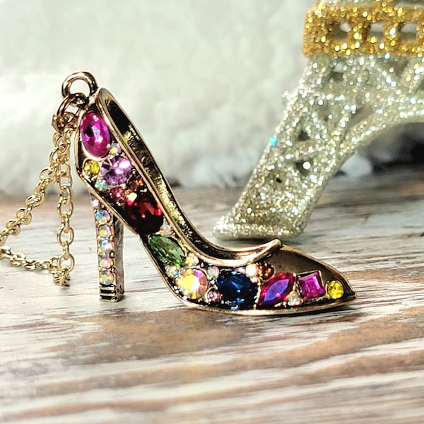 Rhinestone Stiletto Heels Necklace, Sparkling Shoe Pendant, High Fashion Jewelry, Elegant Luxury Charm, Unique & Trendy Gift for Fashionista