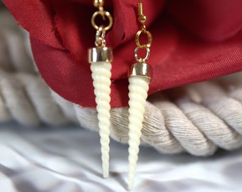 Mystical Unicorn Horn Earring, Whimsical Ivory Spiral Jewelry, Captivating Fantasy Unicorn Horn Dangle, Must-Have Spiral Accessory