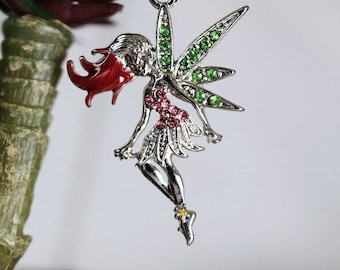 Funkelnde Fee Halskette, Silber Feen Anhänger mit rosa Haaren, grüne Kristall Flügel Schmuck, magisches Accessoire, Edelstahl Kette