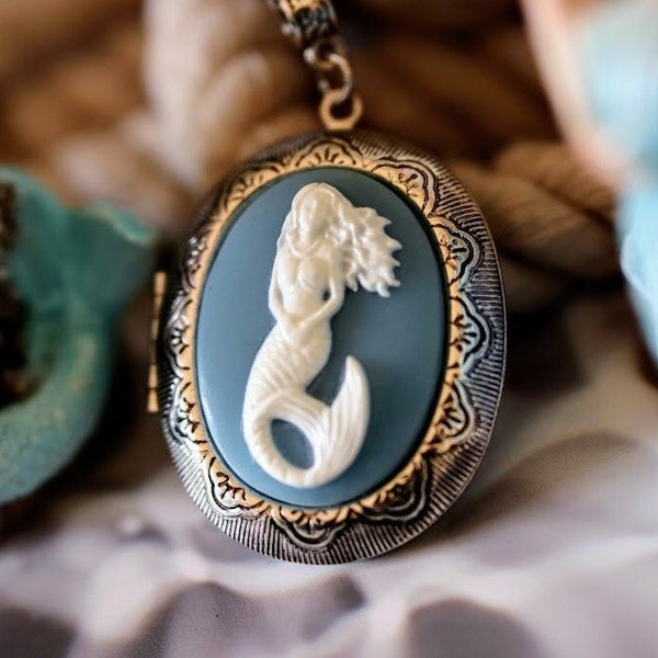 Mermaid Locket Necklace, Ocean-Inspired Keepsake Photo Pendant, 304 Stainless Steel Chain, Unique Coastal Fashion Jewelry