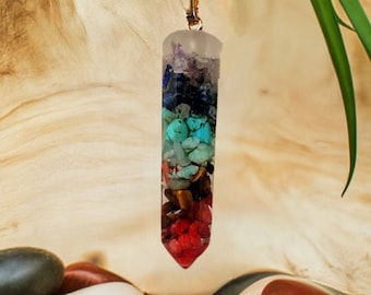 Colar com pingente de tubo de vidro feito à mão com lascas de pedra mista | Joias Boho coloridas | Acessório artesanal eclético | Vibrante Feito à Mão