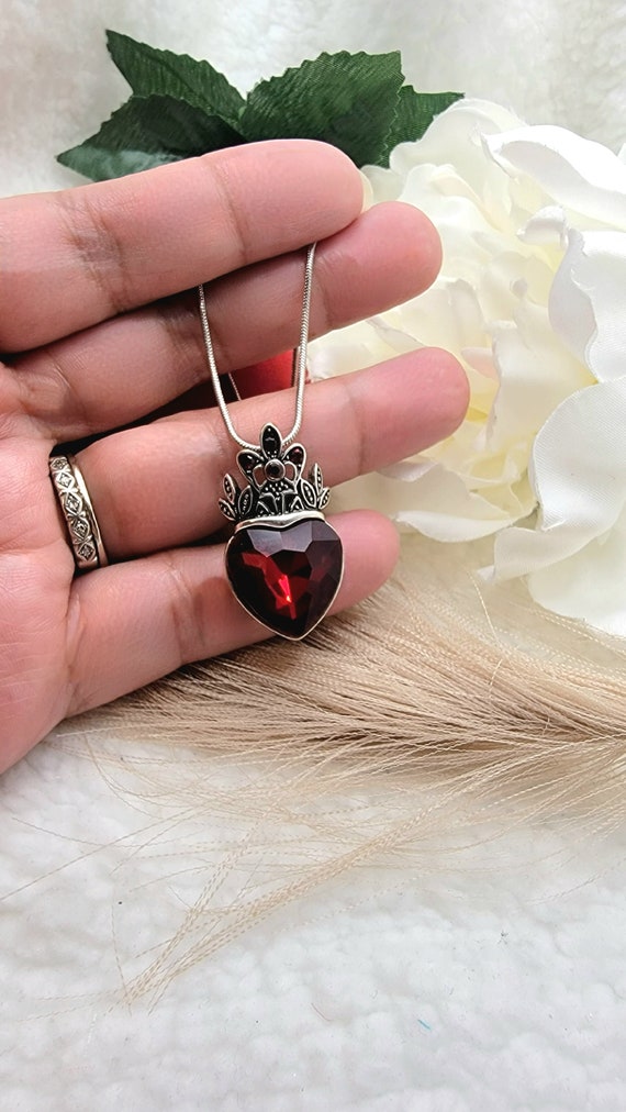 Bold necklace statement piece deals