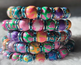 Pulseira colorida de primavera e verão, joias multicoloridas de argila de polímero, joias festivas, jovens adultos, celebração dos meses mais quentes