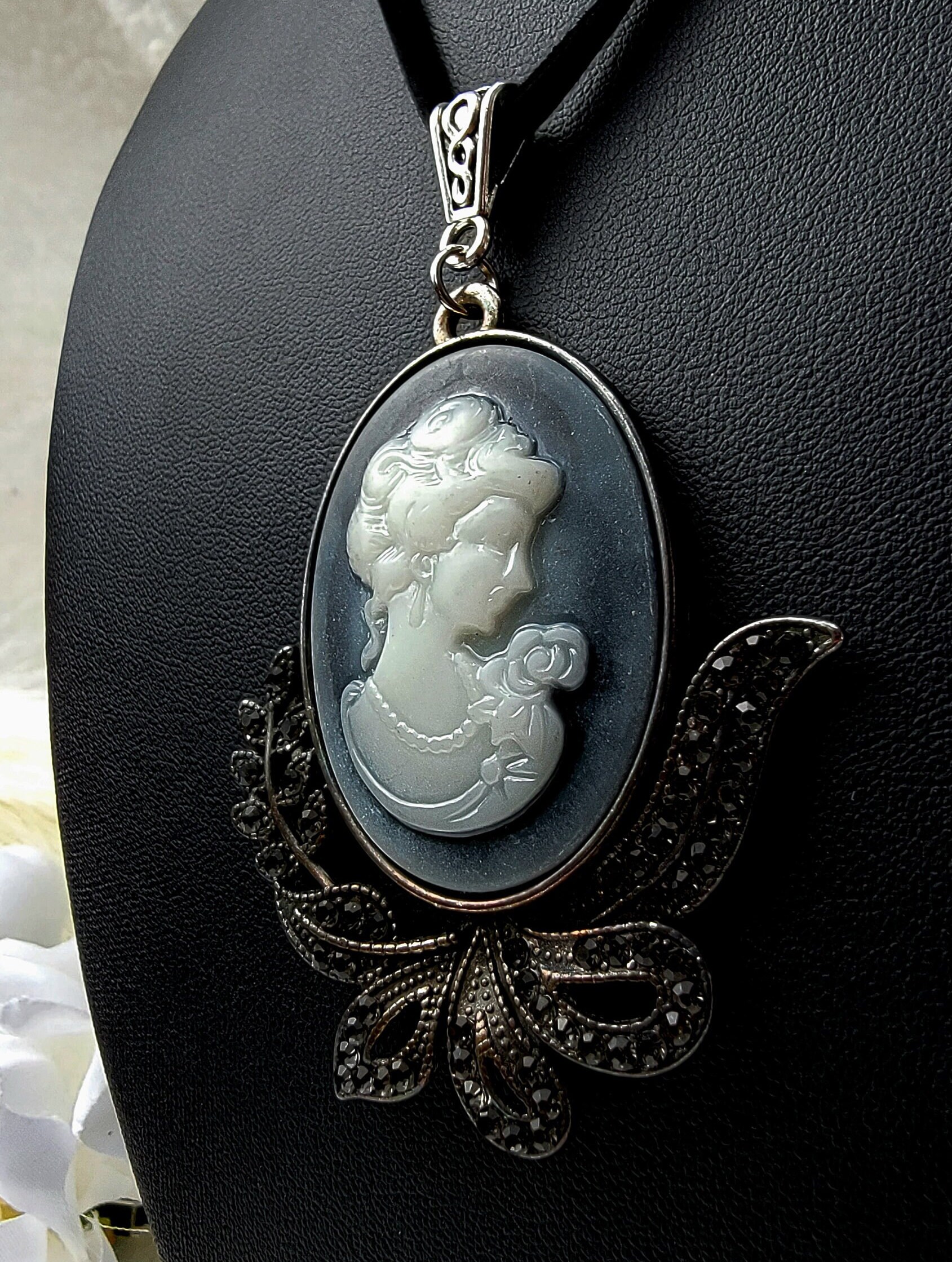 【Lavishe】Silhouette Vintage Cameo Necklace / 追跡送 Amazon.com: Dreams Mall Antique Cameo Necklace Earrings Set