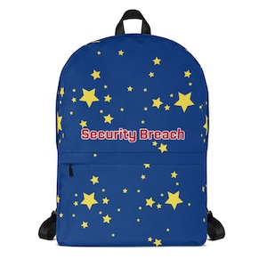 Könnte beinhalten: Ein blauer Rucksack mit einem gelben Sternenmuster und dem Text "Security Breach" in Rot.
