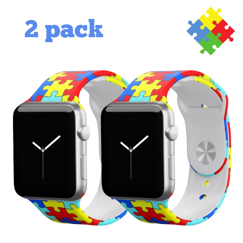 Puede incluir: Paquete de dos correas para Apple Watch con estampado de piezas de rompecabezas de colores. Las correas son de silicona y son compatibles con Apple Watch Series 4 y posteriores.
