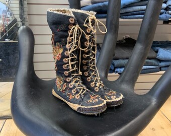 Floral embriodered denim boots