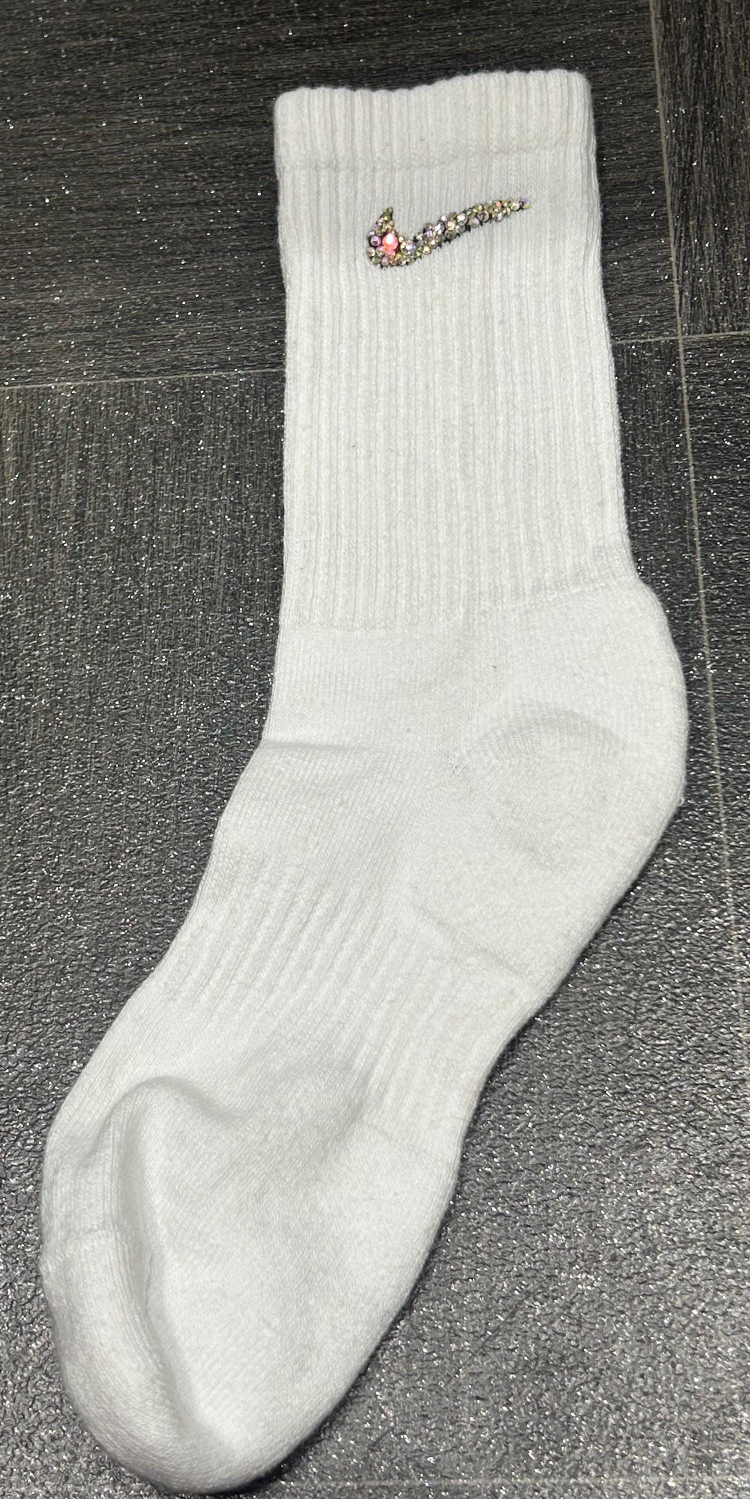 white nike tennis socks