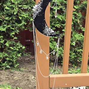 Mond Quarz Suncatcher: Handgemachter Halbmond Anhänger