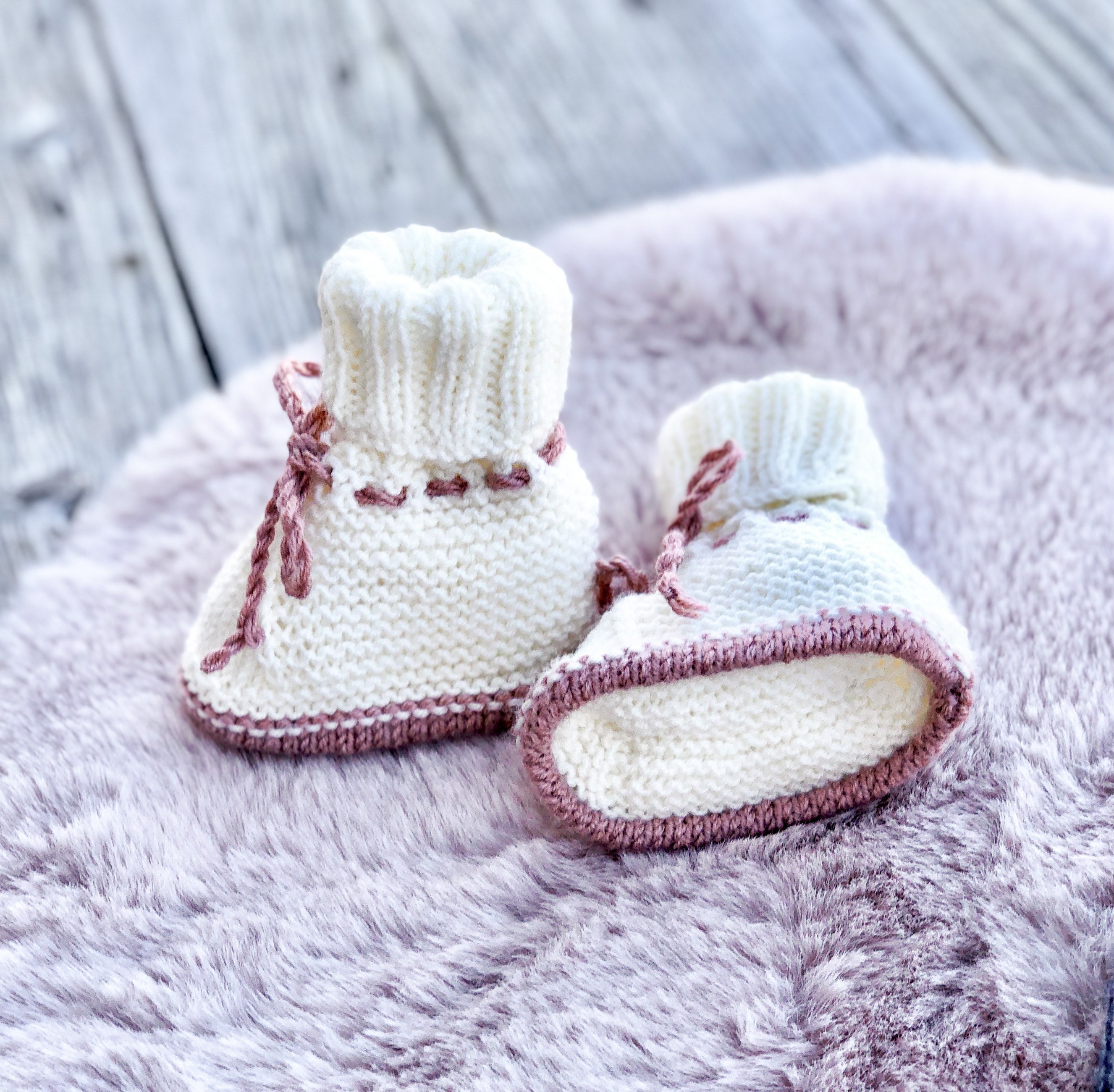 Chaussons bébé naissance, laine calinou lait, tout mousse à revers, mixte  fille garçon, tricot bébé, layette, bb, modèle sur commande - Un grand  marché