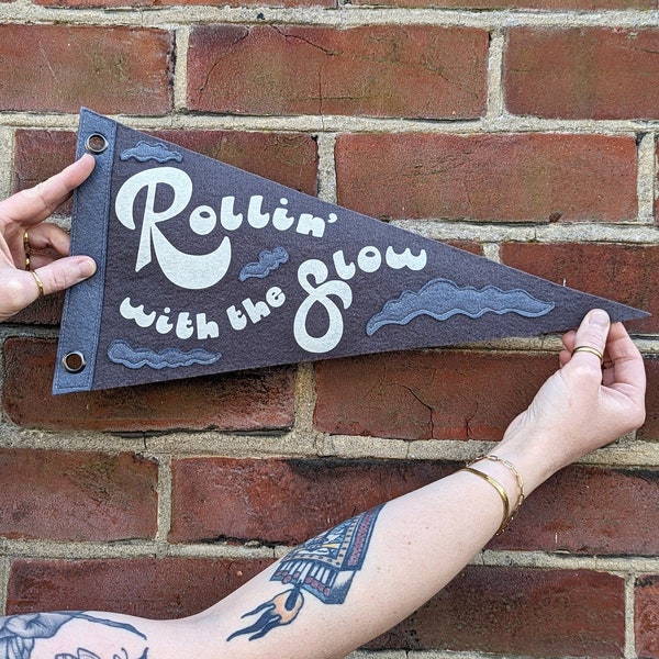 SAMPLE | rollin' with the flow mid size pennant