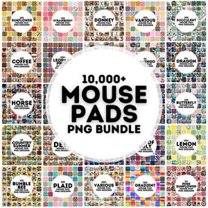 Op de afbeelding: Een promotieafbeelding met een bundel van meer dan 10.000 muismatontwerpen in PNG-formaat. De ontwerpen omvatten thema's als zonnebloemen, aardbeien, ezels en koffie, gerangschikt in een raster. Elk muismatontwerp is gelabeld.