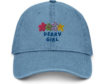 Derry Girl Stampa floreale ricamato slogan colorato sul berretto da baseball in denim