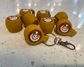 Llavero con diseño de café latte (impreso en 3D)