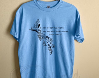 Camiseta cristiana "Gorrión y flores silvestres" - Vinilo negro gráfico