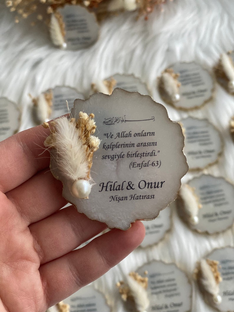 wedding-magnet-wedding-favors-epoxy-magnet-engagement-favors-epoxy