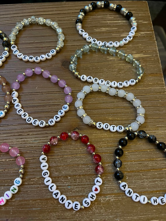 I've never made beaded bracelets, but I recently discovered that the  process is very calming & I love it. So here are the OR-themed bracelets I  made in the last 2 days