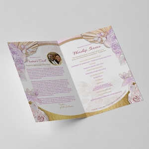 Puede incluir: Folleto tríptico con un diseño floral en dorado, blanco y lavanda. El folleto incluye el texto "Women's Conference Worship Service" y "Pastor's Desk". El folleto tiene una foto de dos personas.