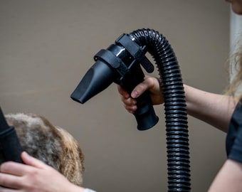 Supporto per asciugacapelli per cani a mani libere: impugnatura ergonomica per asciugacapelli da salone.