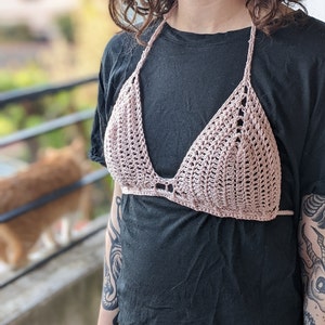 Haut de maillot de bain en crochet rose clair, soutien-gorge en crochet fait main rose pâle, brassière bralette tricot image 1